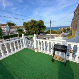 Bungalow and private XXL Terrace, hotel in Alicante