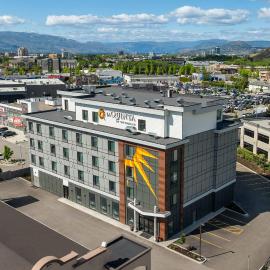 La Quinta Inn & Suites by Wyndham Kelowna BC, hotel en Kelowna