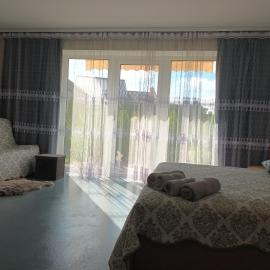 Idille Studio with Patio & Free Parking