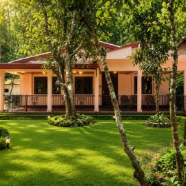 Miracle holiday homestay، فندق في Demodera