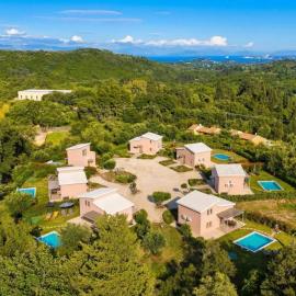 Villas EPTA KARPI Complex of 7 Luxury Villas, hotel em Skriperón