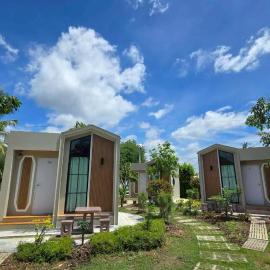 ปีกุนรีสอร์ท & Swimming pool (Pigoon Resort), hotel v destinácii Ban Huai Luk