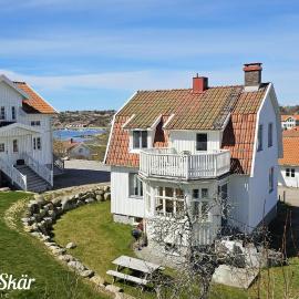 Charming archipelago house in Grebbestad SE09082, מלון בגרבסטאד