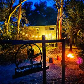 Tiny House Glenrowan - Kingfisher Eco Retreat, hotel a Glenrowan