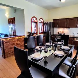 The Elysian at Nicopolis 3BR Suite with Indoor Whirlpool Tub