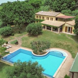 AmazHome - Villa Le 12 Querce