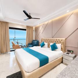 The Luxury Hotel Dream-Plaza Near Front Sea Beach #Lift & Parking Facility #Free Wifi #Restaurent Available, hotel di Puri