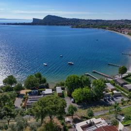 MGH- AMAI Small Holiday Cottage, hotelli Manerba del Gardassa