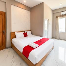 RedDoorz near Exit Tol Nganjuk, hotel a Nganjuk