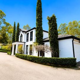 Emu Lodge Luxury 5-Bedroom Retreat on 3 Acres, hotell i Sunbury