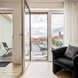 Möwe - Apartment in der Hafenresidenz mit Balkon & Wellness, hotel v mestu Waren