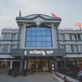 Hotel Ayodhya Inn, hotel i Lokāpur