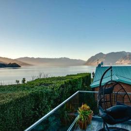 Lake Hāwea Lakefront House, Hotel in Lake Hawea