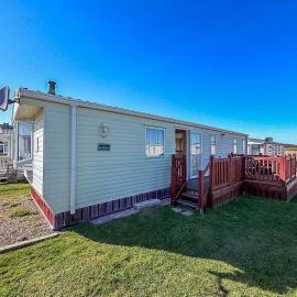 Great 6 Berth Caravan With Decking By The Beach In Suffolk Ref 40023Nd