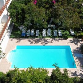 Kaikas Studios & Apartments, hotel di Poros