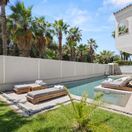 Luxury Villa with Pool, BBQ & Garden in Vouliagmeni