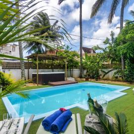 Ti Kiosk Villa by Oceanaxe Holidays, hotel in Trou aux Biches