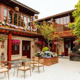 बीजिंग में, होटल Jingshan Garden Courtyard Hotel Beijing Forbidden City Newly renovated Tianmen Wangfujing Gardenhutong BejjingCourtyard
