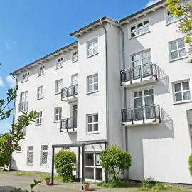 Park-Ferienwohnungen Ostseebad Sellin 500 m zum Strand, hotel in Ostseebad Sellin