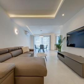 Modern 2-Bed Apartment in Mellieha near Beach