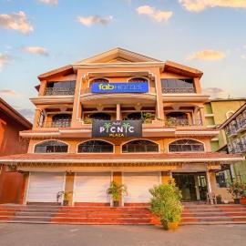 FabHotel Picnic Plaza - Nr Mall De Goa, Porvorim, hotel em Sangolda