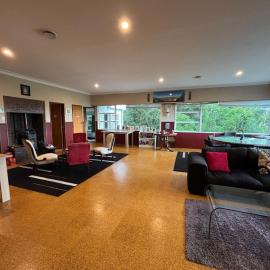 Women Only Accommodation in Monastery, hotelli kohteessa Taheke