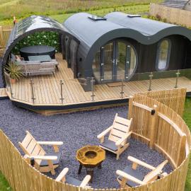 Avalon 2-Bed 2-Ensuite Luxury Pod with Hot Tub, hotel in Pembroke