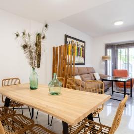 Casa con encanto en Gerena, Patio y rooftop, hotel u gradu Gerena