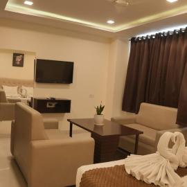 Hotel Surya Teja Priime, hotel v mestu Khammam