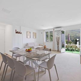 Beautiful renovated family apartment, Menton hills, 10' from city center