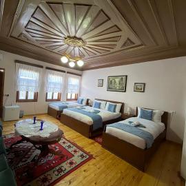 Xhulio Guesthouse Berat, hotel in Berat