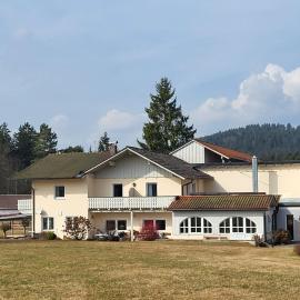 Landhaus Auhirsch, hotel em Böbrach