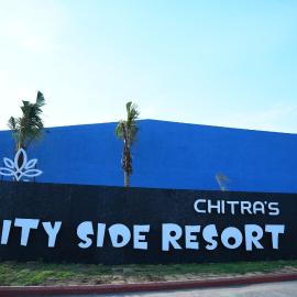 Chitra's City Side Resort, hotel sa Solapur