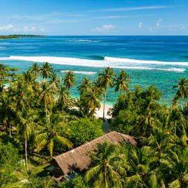 Jala Villas Lances Right HTs Mentawai, khách sạn ở Katiet