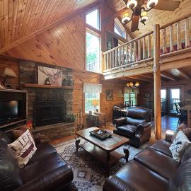 5 BDR for 20 with Hot Tub Pool Table & Lake View, хотел в Дандрижд
