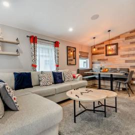 Astoria Lodge Smart Modern 2-Bedroom Holiday Lodge Milford on Sea