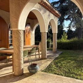 Los Arcos, Hotel in Annonay