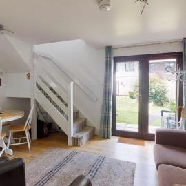 35 Strawberry Hill, Tolroy Manor