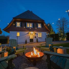 Die Hornwald Lodge - das Ferienhaus für Wellness, Wald & Genuss!, khách sạn ở Schonach