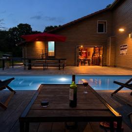 Maison Cactus - Piscine chauffée, 14 couchages, plancha, wifi, hotelli kohteessa Benesse-lez Dax
