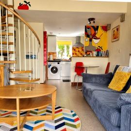 Tramways Holiday Cottage، فندق في Carnbrea