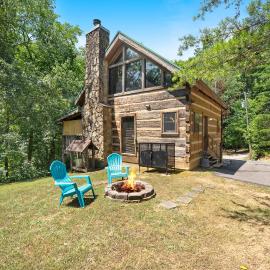 Kick Back Relax Log Cabin Wears Valley HotTub