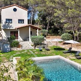 Altinea - Family Home with Infinity Pool