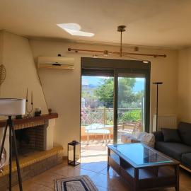 A4 1st FLOOR APARTMENT، فندق في أركيتسا