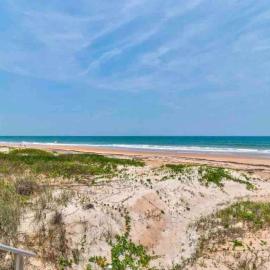 Wake up 2 Quiet Ocean Views, centrally located A1A