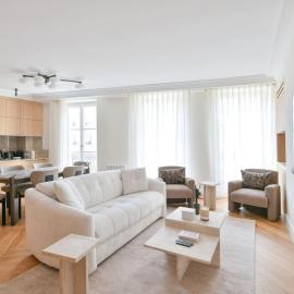 Luxury Modern 2BR AC Marais Metro Steps Away