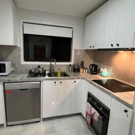 Renovated House 3Bed Master with AC Free Parking