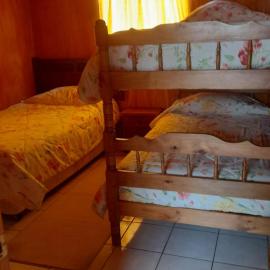 Camping Las Torcacitas, hotel di Yerbas Buenas