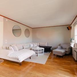 Townhouse with spa near Gothenburg and Hill's Golf Club, hótel í Mölndal