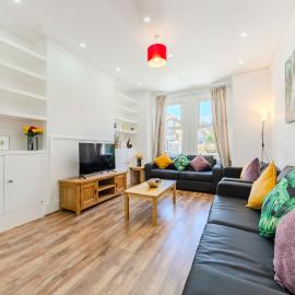 West Ealing House for Large Groups By 3X Stays